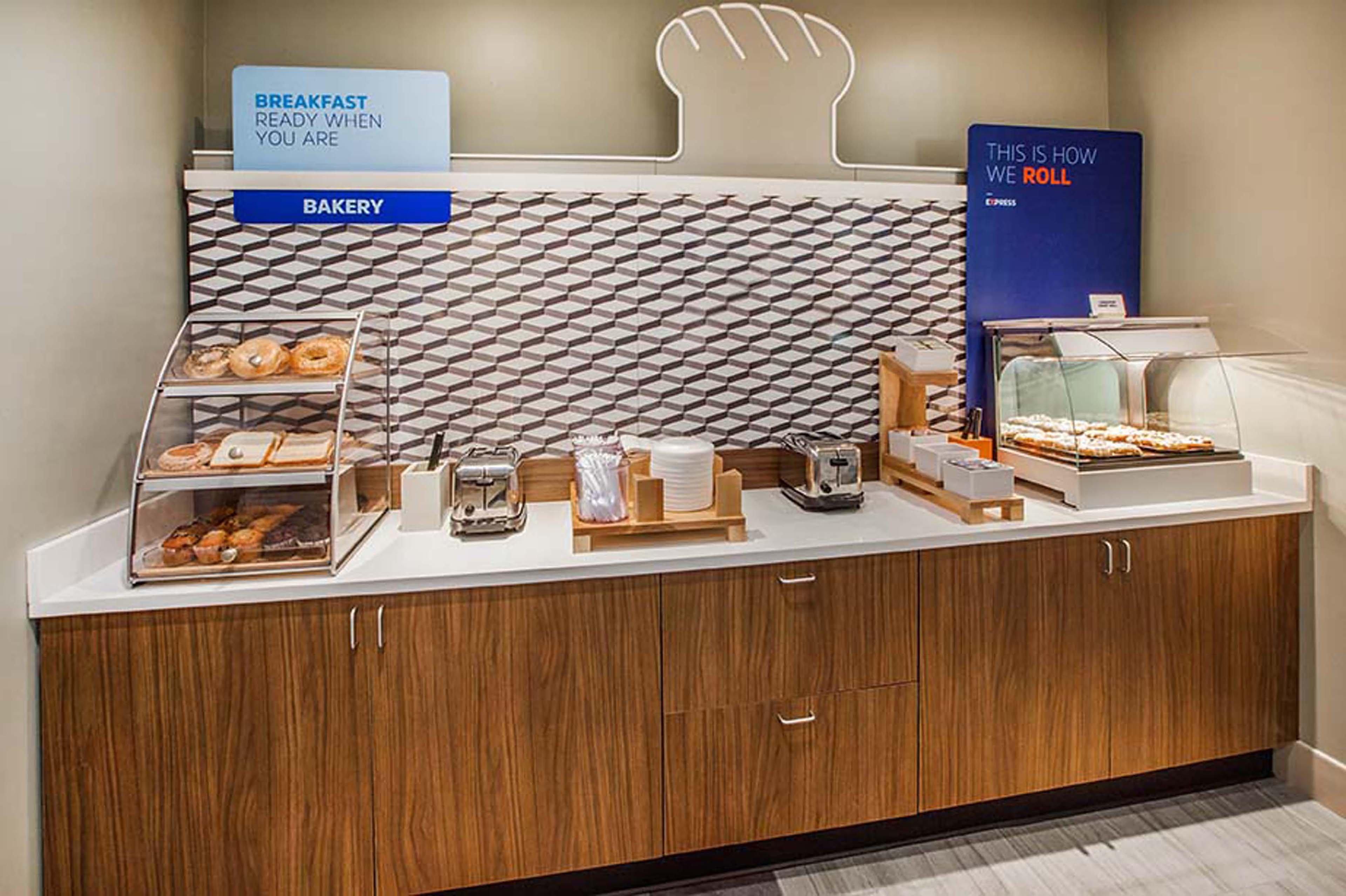 Holiday Inn Express Baltimore At The Stadiums By Ihg Ngoại thất bức ảnh